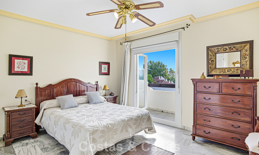 Spacieuse maison de ville à vendre dans une charmante résidence sécurisée sur la Golden Mile de Marbella 789942