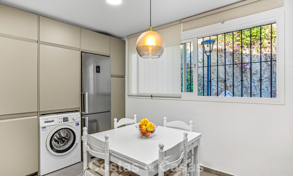 Spacieuse maison de ville à vendre dans une charmante résidence sécurisée sur la Golden Mile de Marbella 789945