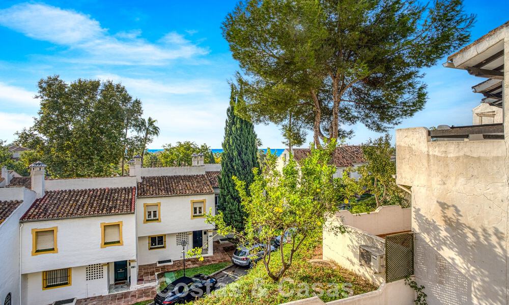 Spacieuse maison de ville à vendre dans une charmante résidence sécurisée sur la Golden Mile de Marbella 789952
