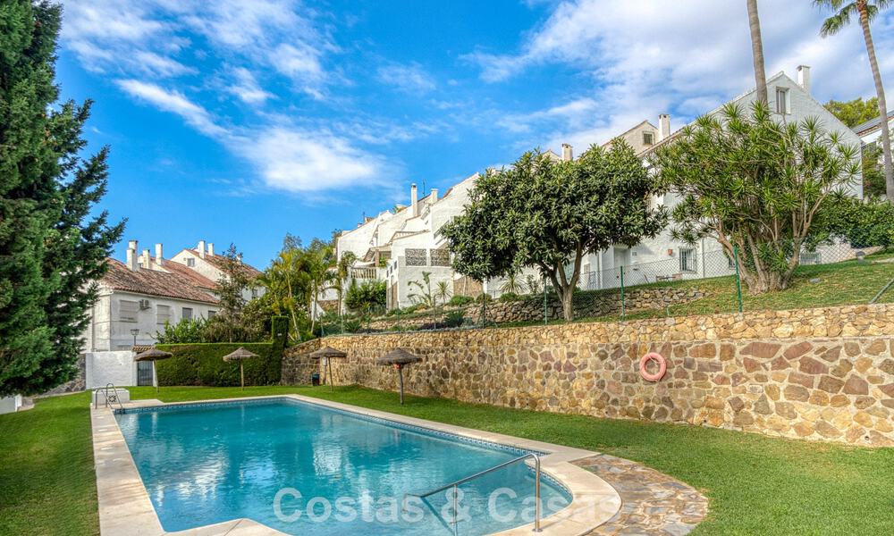 Spacieuse maison de ville à vendre dans une charmante résidence sécurisée sur la Golden Mile de Marbella 789956