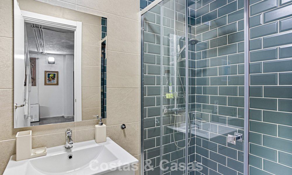 Spacieuse maison de ville à vendre dans une charmante résidence sécurisée sur la Golden Mile de Marbella 789960