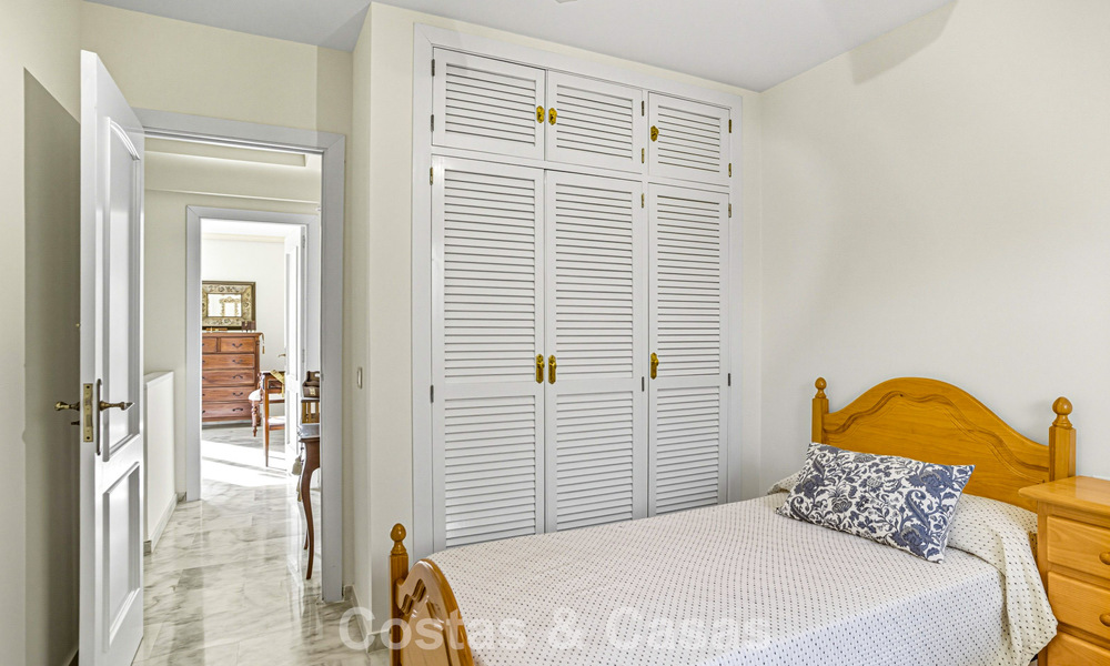 Spacieuse maison de ville à vendre dans une charmante résidence sécurisée sur la Golden Mile de Marbella 789970