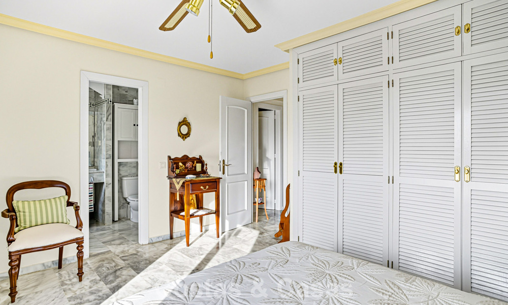 Spacieuse maison de ville à vendre dans une charmante résidence sécurisée sur la Golden Mile de Marbella 789971