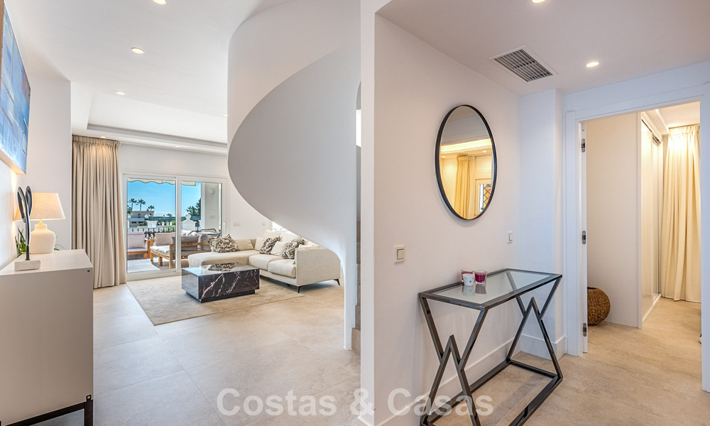 Maison spacieuse et modernisée à vendre au cœur de la vallée du golf de Nueva Andalucia, Marbella 789979