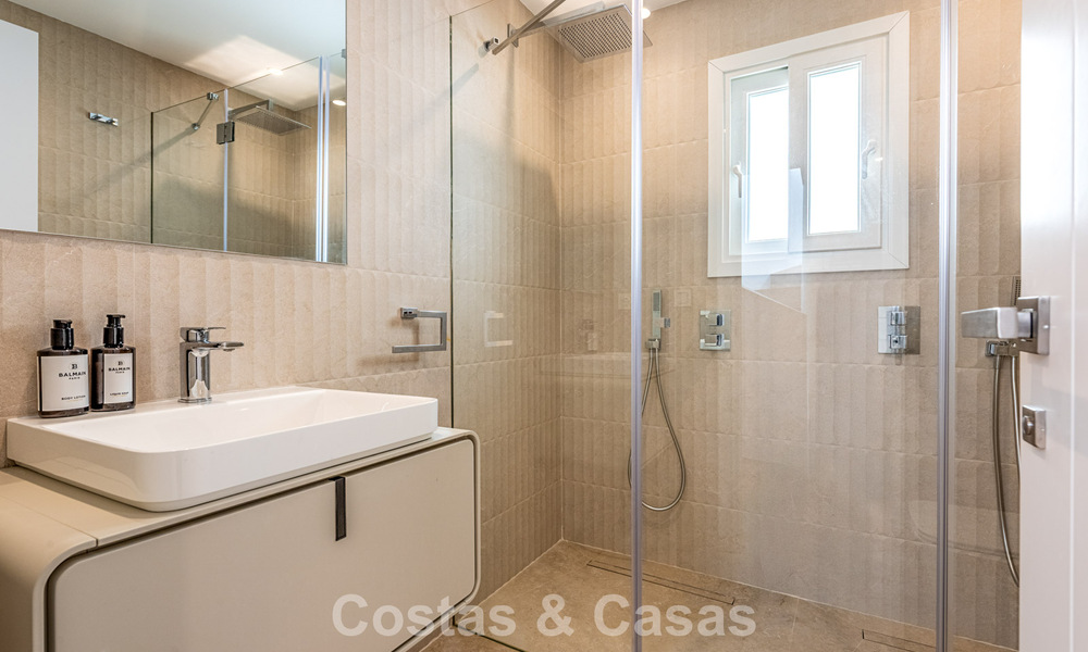 Maison spacieuse et modernisée à vendre au cœur de la vallée du golf de Nueva Andalucia, Marbella 789991