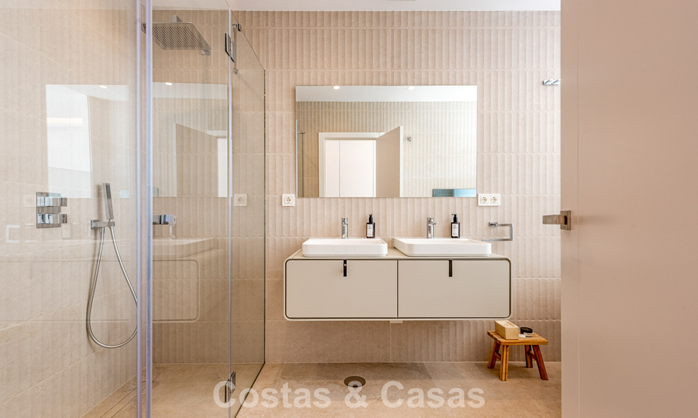 Maison spacieuse et modernisée à vendre au cœur de la vallée du golf de Nueva Andalucia, Marbella 789994