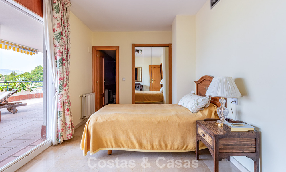 Penthouse en duplex en première ligne de golf à vendre, proche des commodités à Guadalmina Alta et San Pedro, Marbella 790024