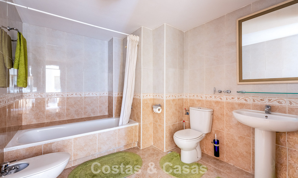 Penthouse en duplex en première ligne de golf à vendre, proche des commodités à Guadalmina Alta et San Pedro, Marbella 790025