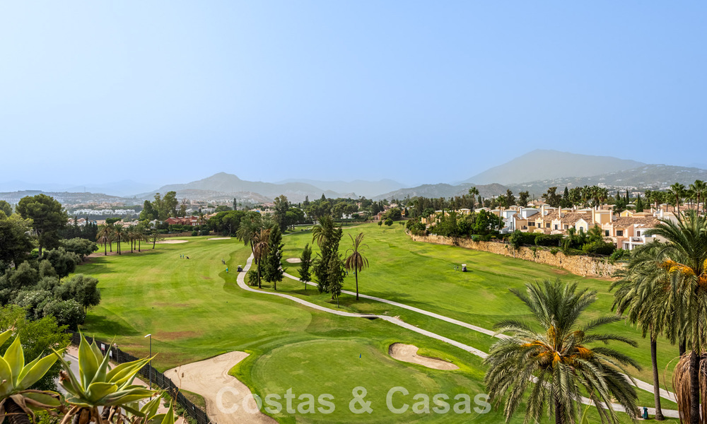 Penthouse en duplex en première ligne de golf à vendre, proche des commodités à Guadalmina Alta et San Pedro, Marbella 790027