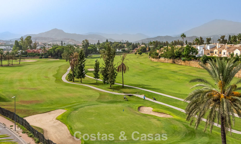 Penthouse en duplex en première ligne de golf à vendre, proche des commodités à Guadalmina Alta et San Pedro, Marbella 790032