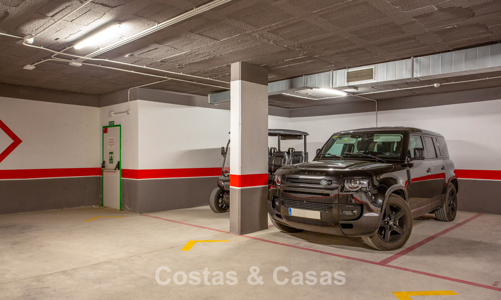 Appartement élégant de 3 chambres à vendre avec vue panoramique sur la mer dans un domaine sécurisé à Benahavis - Marbella 790131