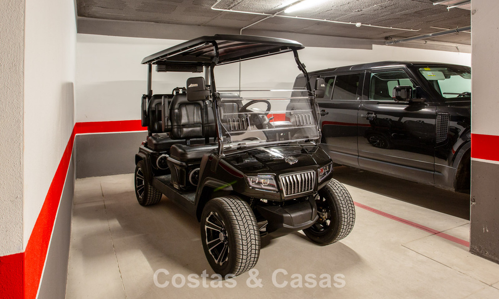 Appartement élégant de 3 chambres à vendre avec vue panoramique sur la mer dans un domaine sécurisé à Benahavis - Marbella 790132