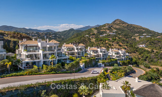 Appartement élégant de 3 chambres à vendre avec vue panoramique sur la mer dans un domaine sécurisé à Benahavis - Marbella 790133 