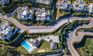 Appartement élégant de 3 chambres à vendre avec vue panoramique sur la mer dans un domaine sécurisé à Benahavis - Marbella 790137 