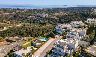 Appartement élégant de 3 chambres à vendre avec vue panoramique sur la mer dans un domaine sécurisé à Benahavis - Marbella 790138 