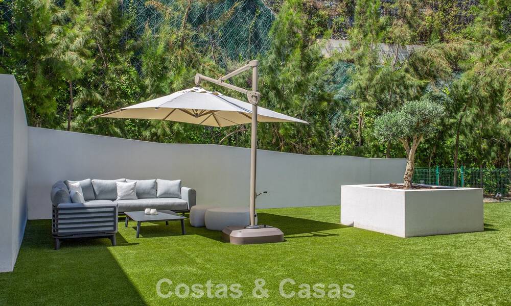 Appartement élégant de 3 chambres à vendre avec vue panoramique sur la mer dans un domaine sécurisé à Benahavis - Marbella 790142