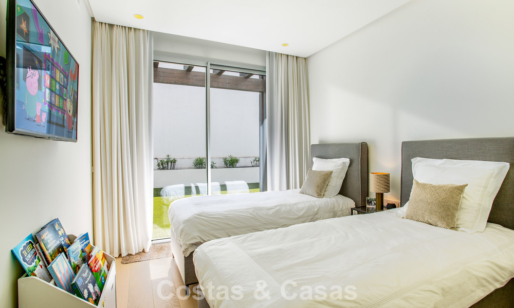 Appartement élégant de 3 chambres à vendre avec vue panoramique sur la mer dans un domaine sécurisé à Benahavis - Marbella 790143