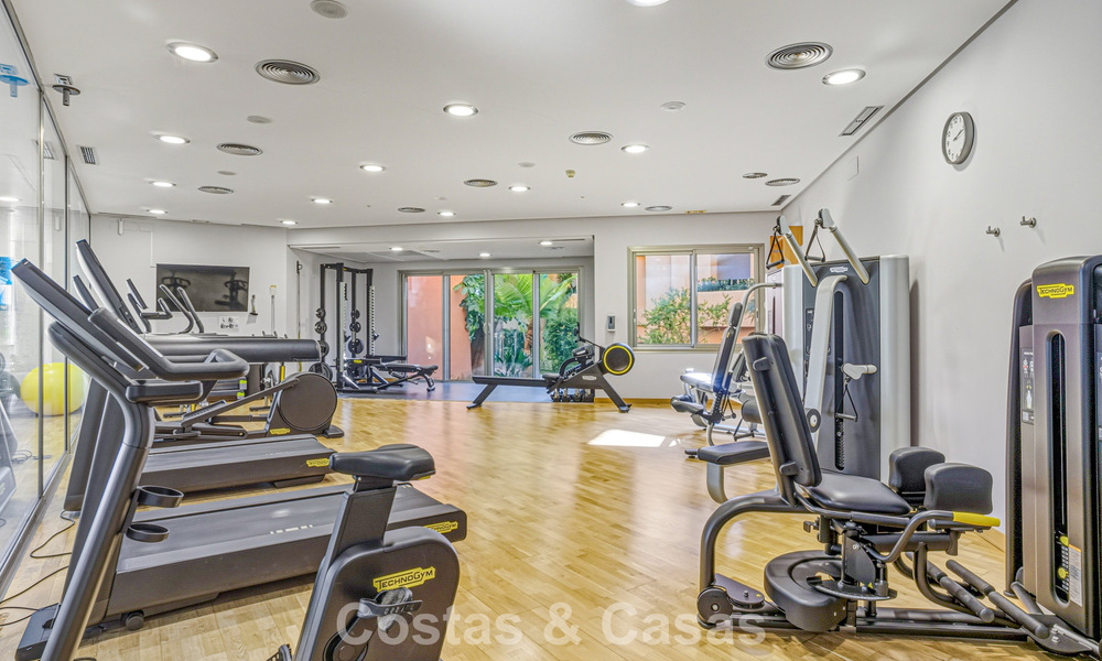 Penthouse modernisé et prêt à emménager à vendre dans un complexe de luxe sur le Golden Mile de Marbella 790087