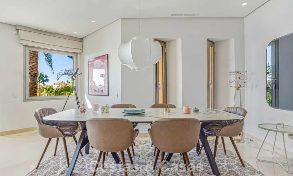 Penthouse modernisé et prêt à emménager à vendre dans un complexe de luxe sur le Golden Mile de Marbella 790089