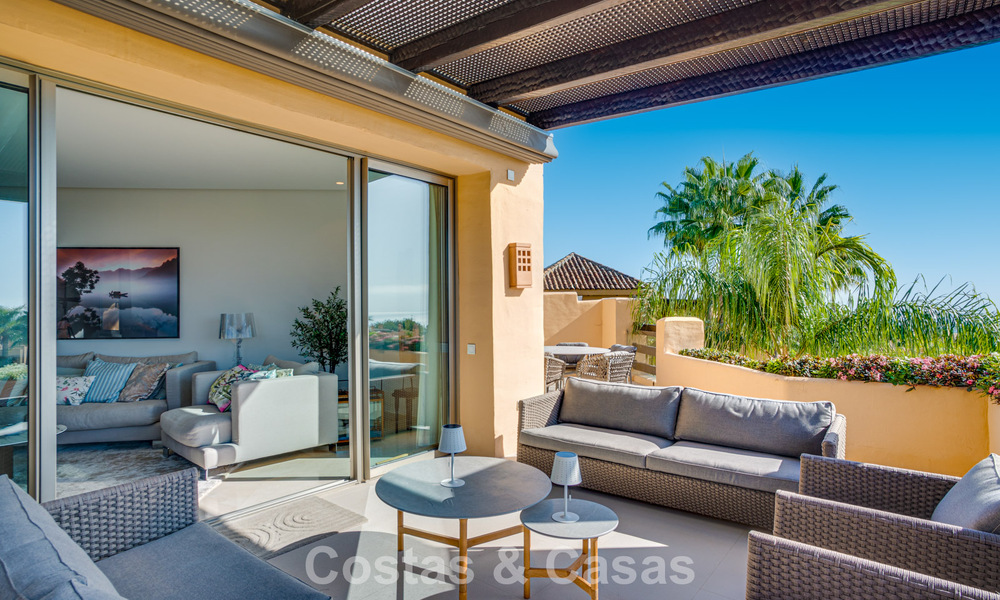 Penthouse modernisé et prêt à emménager à vendre dans un complexe de luxe sur le Golden Mile de Marbella 790095