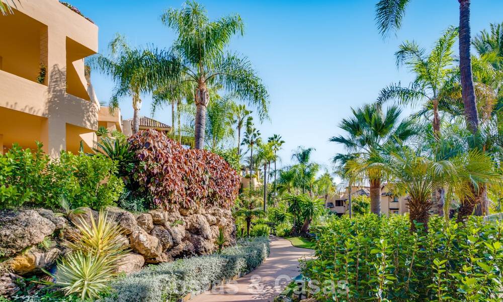 Penthouse modernisé et prêt à emménager à vendre dans un complexe de luxe sur le Golden Mile de Marbella 790096