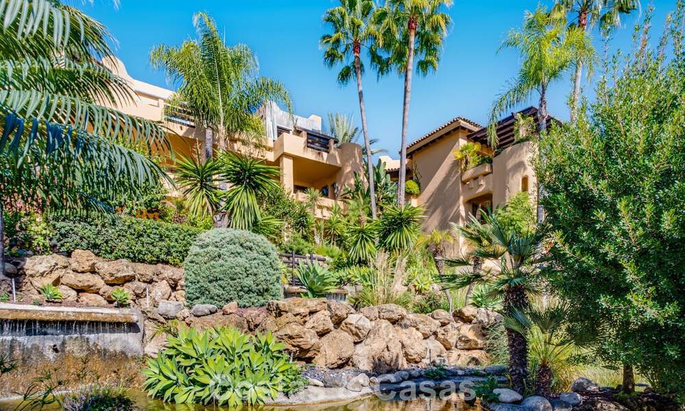 Penthouse modernisé et prêt à emménager à vendre dans un complexe de luxe sur le Golden Mile de Marbella 790098