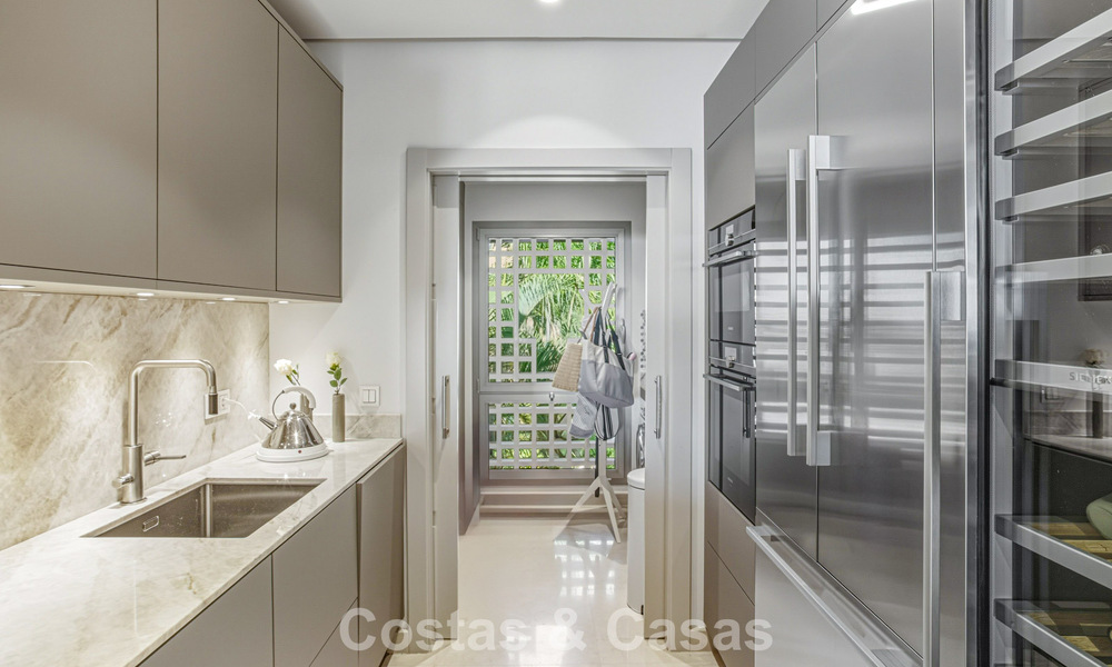 Penthouse modernisé et prêt à emménager à vendre dans un complexe de luxe sur le Golden Mile de Marbella 790110