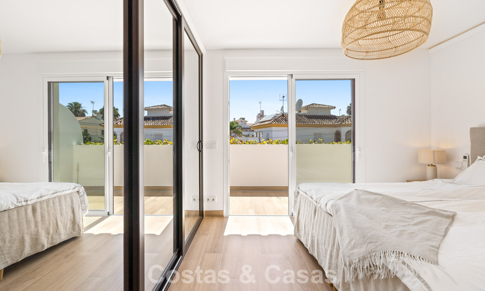 Maison de ville avec intérieur contemporain à vendre, à distance de marche de la plage et du centre de San Pedro, Marbella 790064
