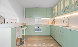 Maison de ville avec intérieur contemporain à vendre, à distance de marche de la plage et du centre de San Pedro, Marbella 790074 
