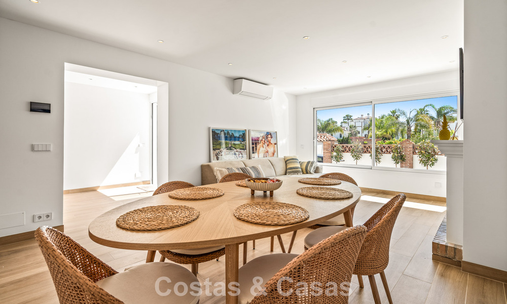 Maison de ville avec intérieur contemporain à vendre, à distance de marche de la plage et du centre de San Pedro, Marbella 790077