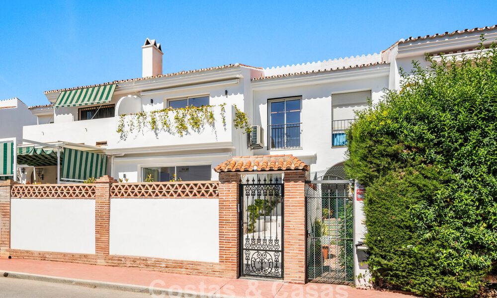 Maison de ville avec intérieur contemporain à vendre, à distance de marche de la plage et du centre de San Pedro, Marbella 790086