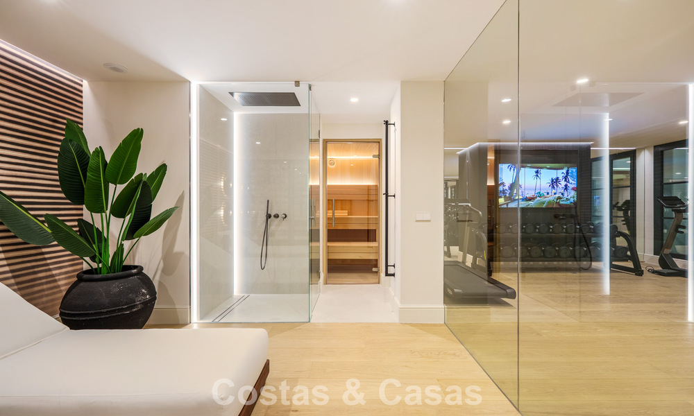 Villa de luxe rénovée de première classe à vendre, dans une communauté privilégiée à La Quinta, Marbella - Benahavis 790212