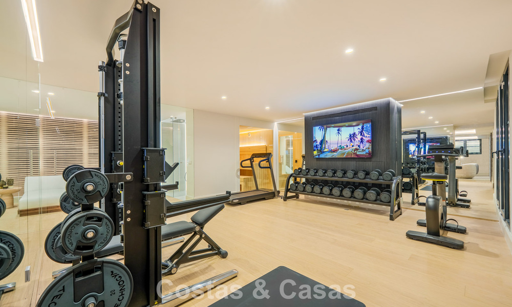 Villa de luxe rénovée de première classe à vendre, dans une communauté privilégiée à La Quinta, Marbella - Benahavis 790213