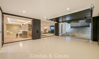 Villa de luxe rénovée de première classe à vendre, dans une communauté privilégiée à La Quinta, Marbella - Benahavis 790214 