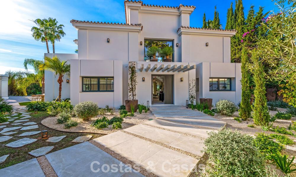 Villa de luxe rénovée de première classe à vendre, dans une communauté privilégiée à La Quinta, Marbella - Benahavis 790225