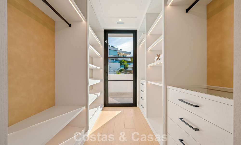 Villa de luxe rénovée de première classe à vendre, dans une communauté privilégiée à La Quinta, Marbella - Benahavis 790226