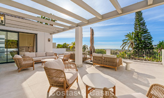 Villa de luxe rénovée de première classe à vendre, dans une communauté privilégiée à La Quinta, Marbella - Benahavis 790235 