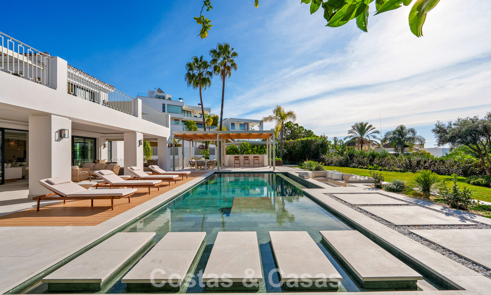 Villa de luxe rénovée de première classe à vendre, dans une communauté privilégiée à La Quinta, Marbella - Benahavis 790248