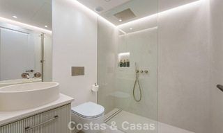 Villa de luxe rénovée de première classe à vendre, dans une communauté privilégiée à La Quinta, Marbella - Benahavis 790254 