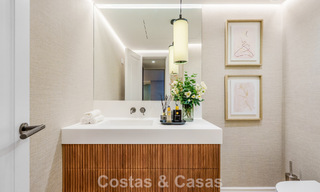 Villa de luxe rénovée de première classe à vendre, dans une communauté privilégiée à La Quinta, Marbella - Benahavis 790255 