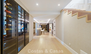 Villa de luxe rénovée de première classe à vendre, dans une communauté privilégiée à La Quinta, Marbella - Benahavis 790258 