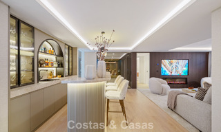 Villa de luxe rénovée de première classe à vendre, dans une communauté privilégiée à La Quinta, Marbella - Benahavis 790259 