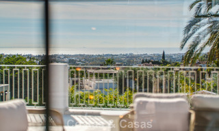 Villa de luxe rénovée de première classe à vendre, dans une communauté privilégiée à La Quinta, Marbella - Benahavis 790264 