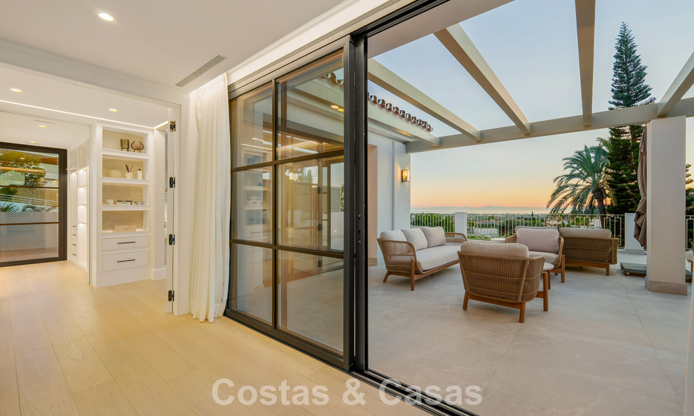 Villa de luxe rénovée de première classe à vendre, dans une communauté privilégiée à La Quinta, Marbella - Benahavis 790267