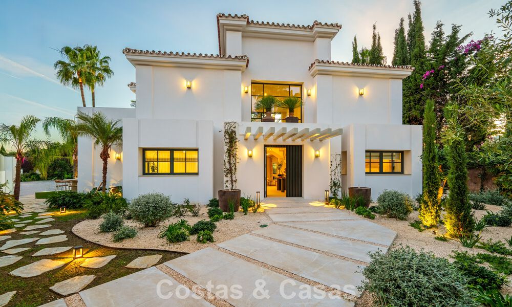 Villa de luxe rénovée de première classe à vendre, dans une communauté privilégiée à La Quinta, Marbella - Benahavis 790271