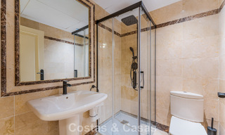 Appartement rénové de manière moderne à vendre dans un magnifique complexe de Sierra Blanca sur le Golden Mile de Marbella 790294 