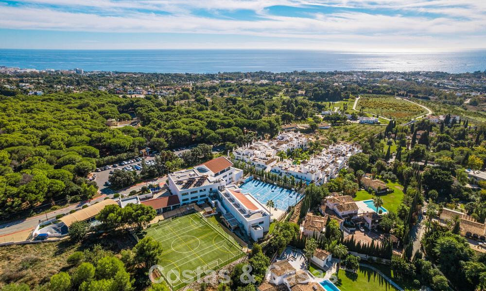 Appartement rénové de manière moderne à vendre dans un magnifique complexe de Sierra Blanca sur le Golden Mile de Marbella 790296