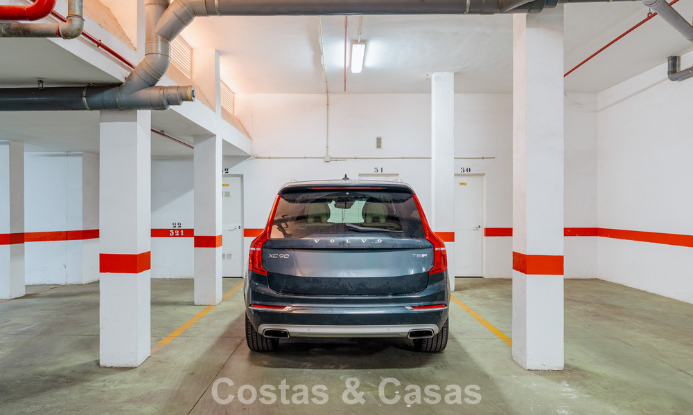 Appartement rénové de manière moderne à vendre dans un magnifique complexe de Sierra Blanca sur le Golden Mile de Marbella 790301