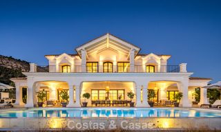 Villa de luxe méditerranéenne à l’architecture classique à vendre avec vue sur la mer au Marbella Club Resort à Benahavís 790328 