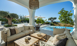 Villa de luxe méditerranéenne à l’architecture classique à vendre avec vue sur la mer au Marbella Club Resort à Benahavís 790339 